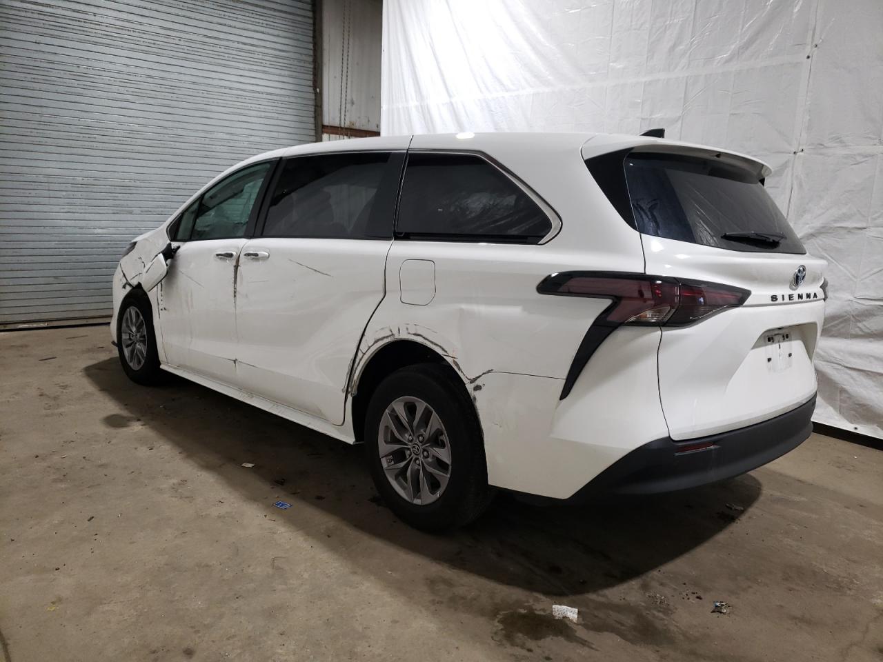 Image 2 of 2023 TOYOTA SIENNA LE 2023 with VIN 5TDKRKEC4PS161536