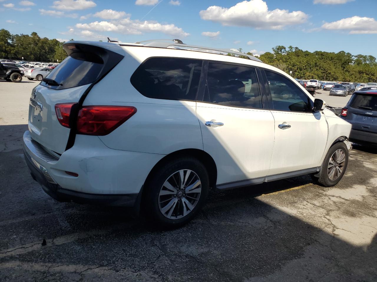 Image 3 of 2017 NISSAN PATHFINDER S 2017 with VIN 5N1DR2MN5HC692433