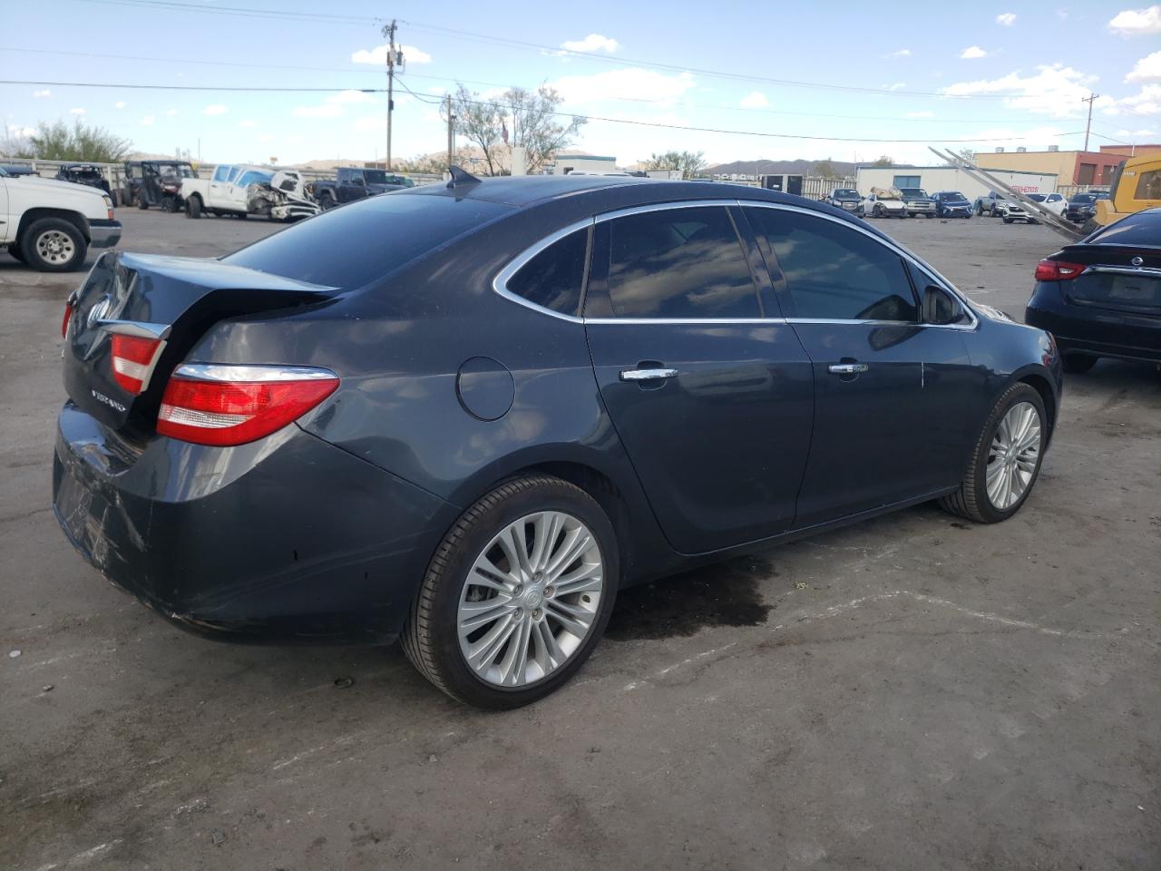 Obraz 3 z 2013 BUICK VERANO  2013 z VIN 1G4PP5SK7D4229811