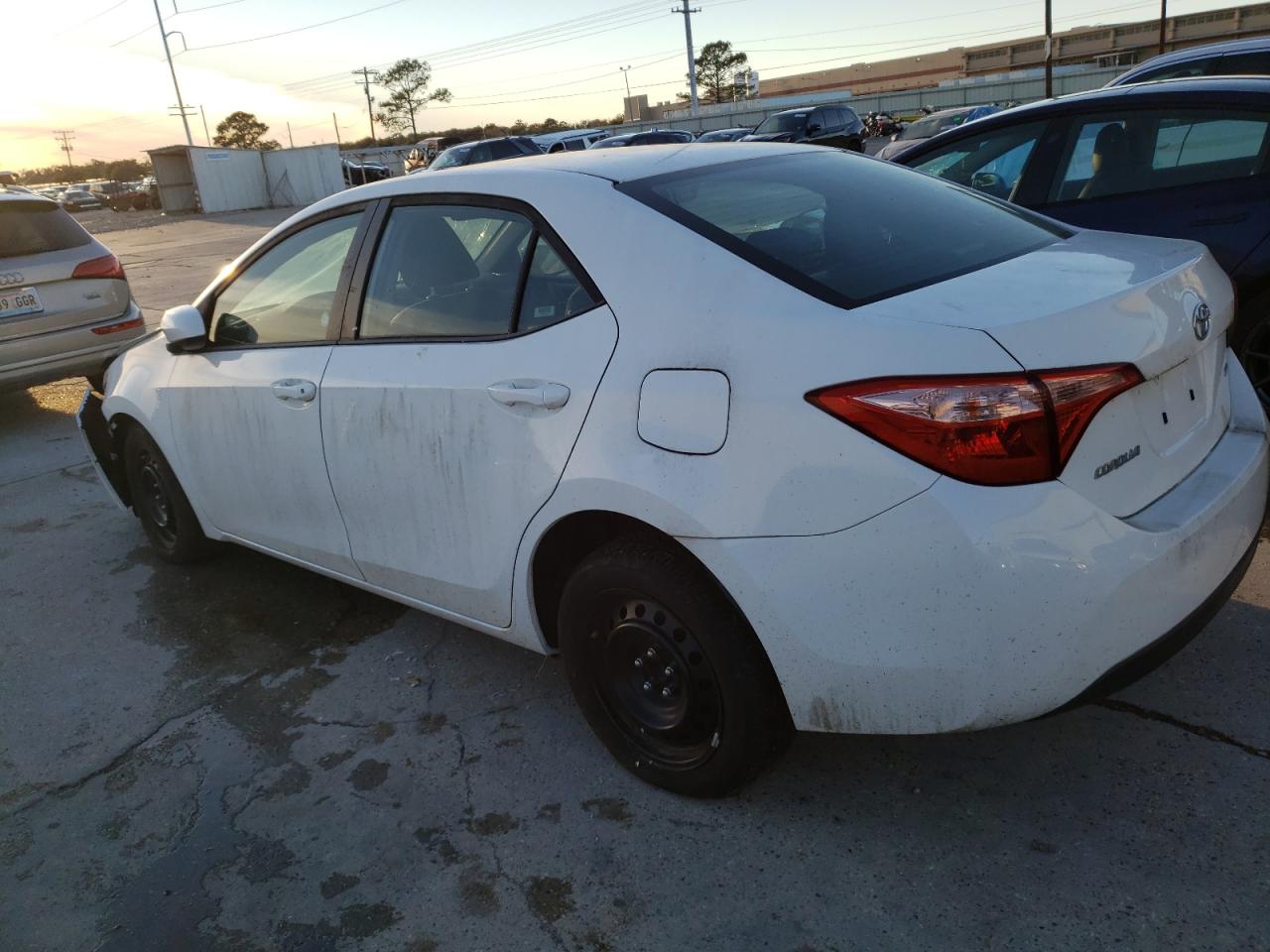 Image 2 of 2019 TOYOTA COROLLA L 2019 with VIN 5YFBURHE0KP940518