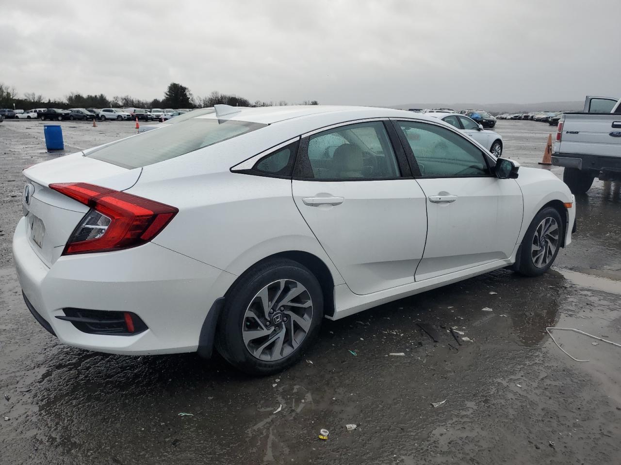 Изображение 3 2018 HONDA CIVIC EX 2018 с VIN 19XFC2F72JE209847