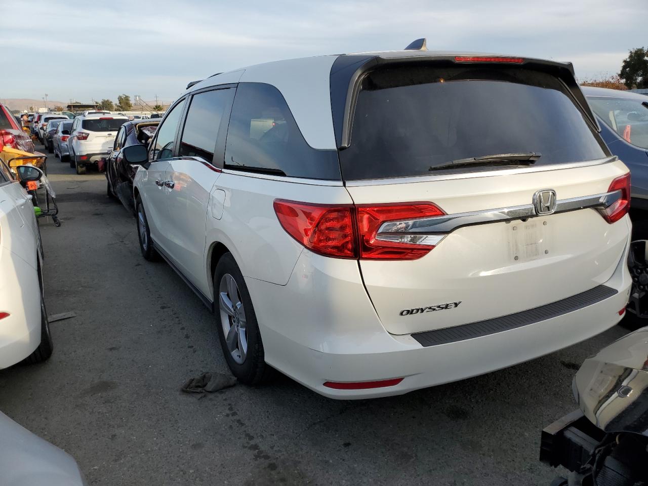 Изображение 2 2019 HONDA ODYSSEY EXL 2019 с VIN 5FNRL6H73KB089618