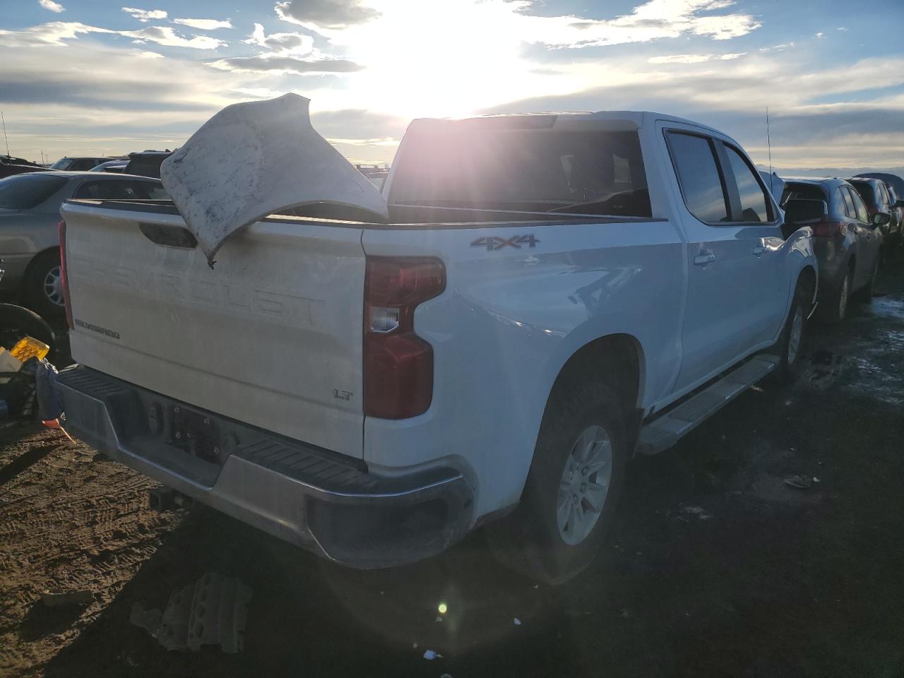 Изображение 3 2023 CHEVROLET SILVERADO K1500 LT 2023 с VIN 1GCPDDEK7PZ107475