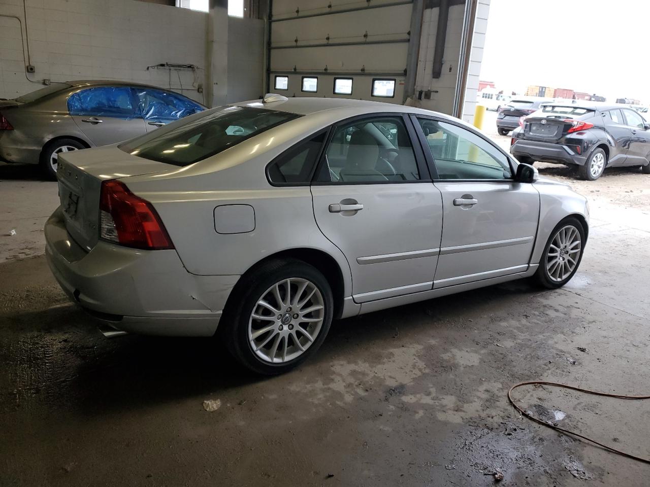 Image 3 of 2011 VOLVO S40 T5 2011 with VIN YV1672MS0B2536462