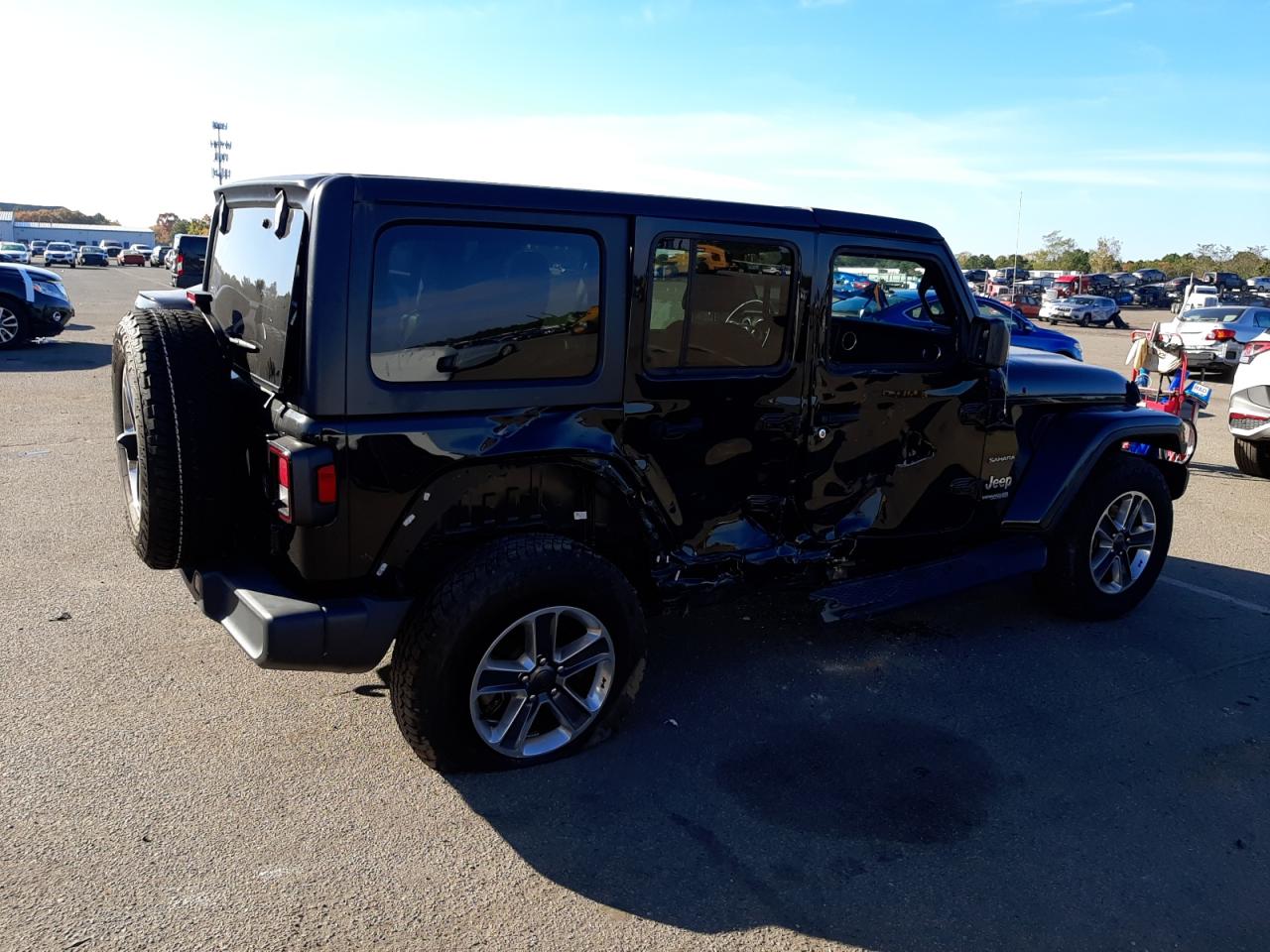 Image 3 of 2020 JEEP WRANGLER UNLIMITED SAHARA 2020 with VIN 1C4HJXEG1LW196871