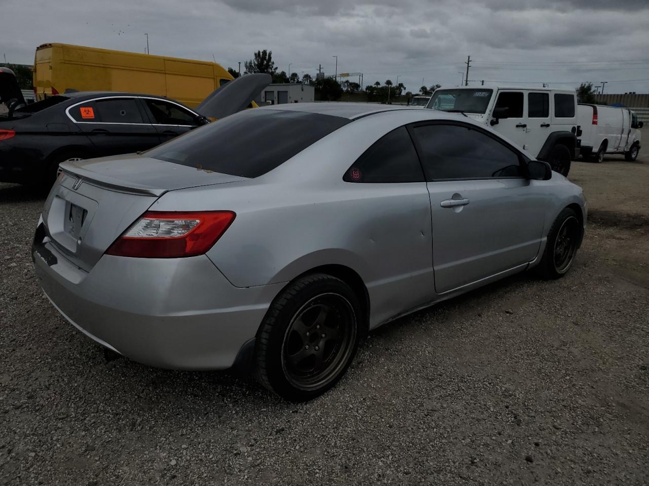 Image 3 of 2007 HONDA CIVIC LX 2007 with VIN 2HGFG12677H583610