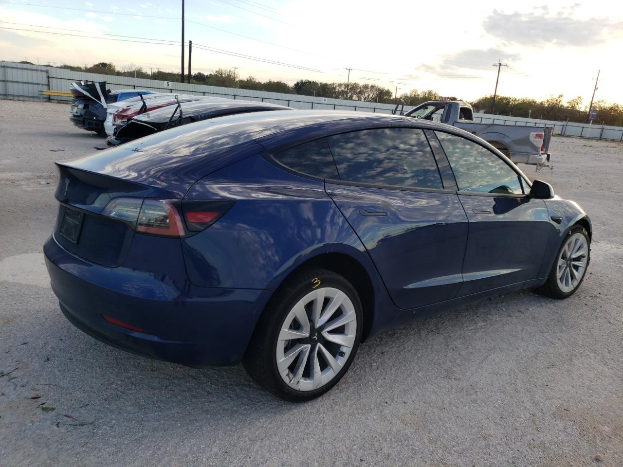 Изображение 3 2021 TESLA MODEL 3  2021 с VIN 5YJ3E1EA7MF059978