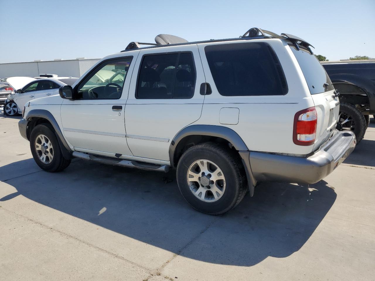 Obraz 2 z 2001 NISSAN PATHFINDER LE 2001 z VIN JN8DR09Y11W613991