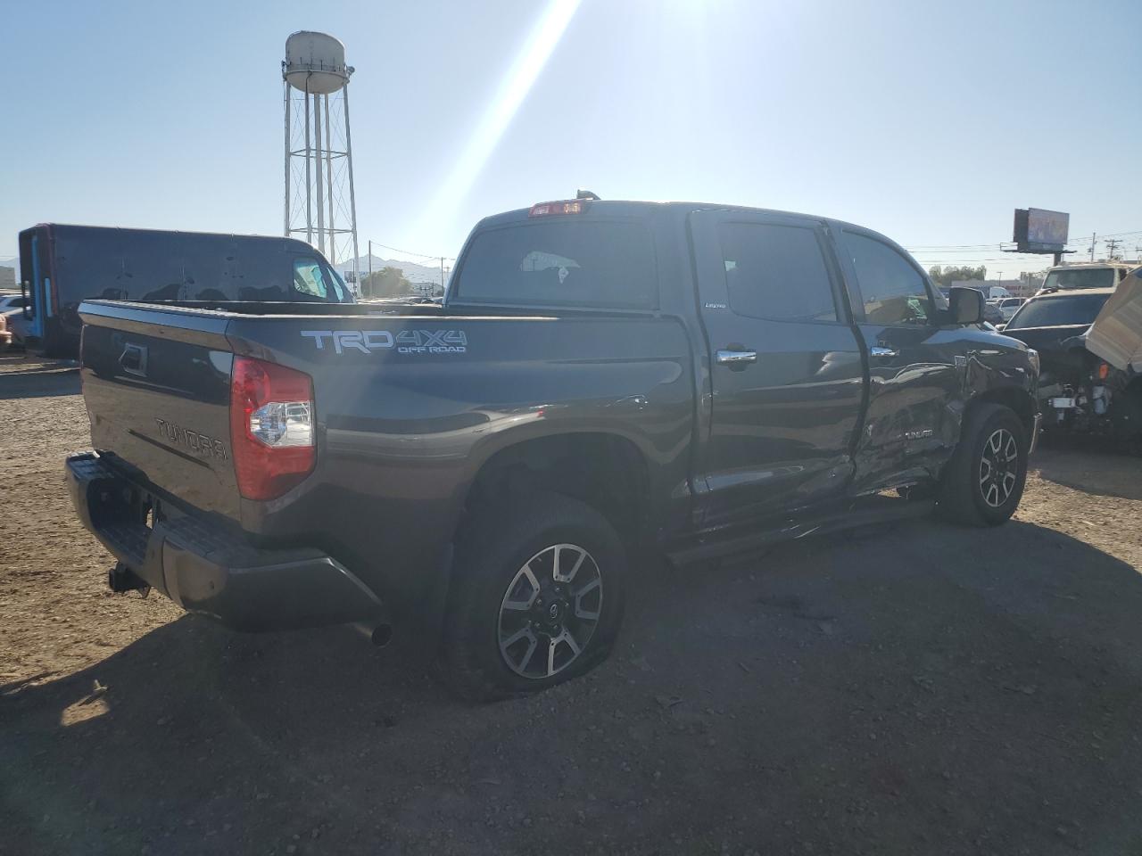 Obraz 3 z 2020 TOYOTA TUNDRA CREWMAX LIMITED 2020 z VIN 5TFHY5F15LX901482