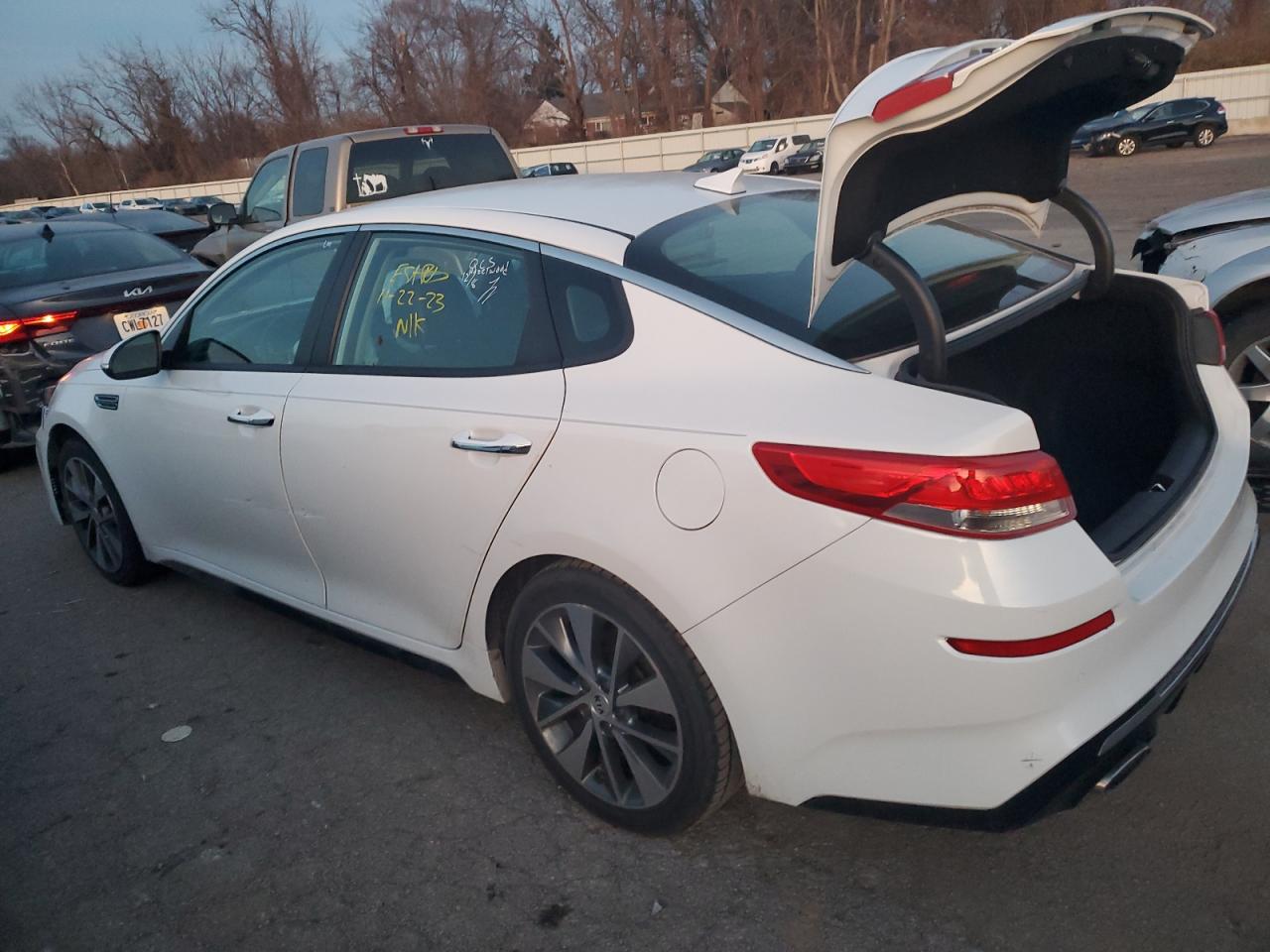 Изображение 2 2019 KIA OPTIMA LX 2019 с VIN 5XXGT4L35KG291227