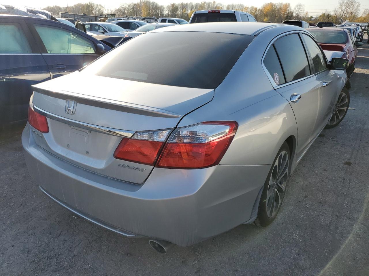 Изображение 3 2015 HONDA ACCORD SPORT 2015 с VIN 1HGCR2F56FA176413