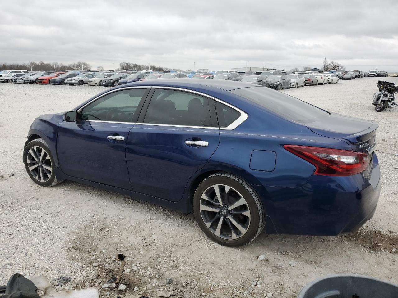Image 2 of 2017 NISSAN ALTIMA 2.5 2017 with VIN 1N4AL3AP7HN312586