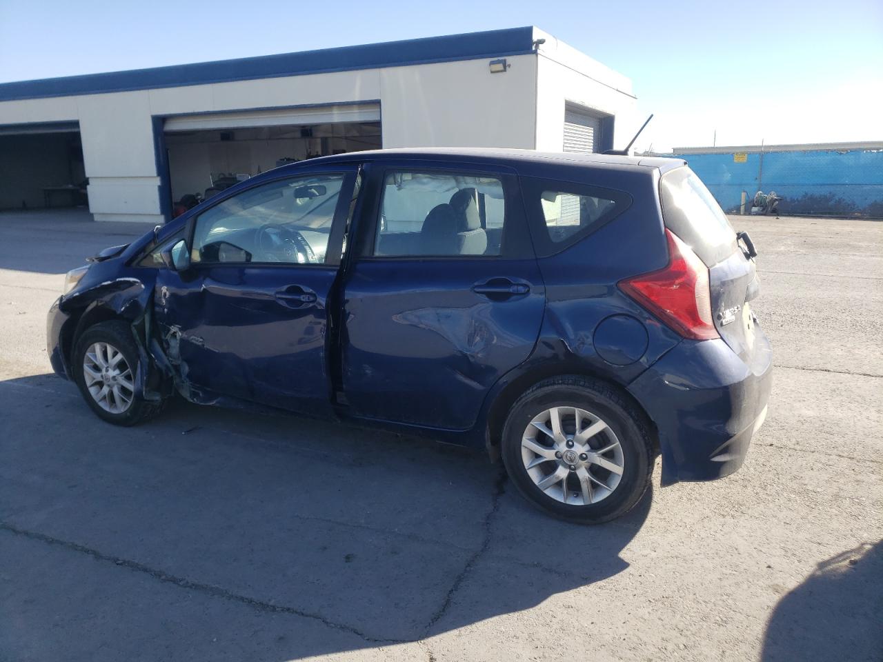 Obraz 2 z 2018 NISSAN VERSA NOTE S 2018 z VIN 3N1CE2CP0JL359293