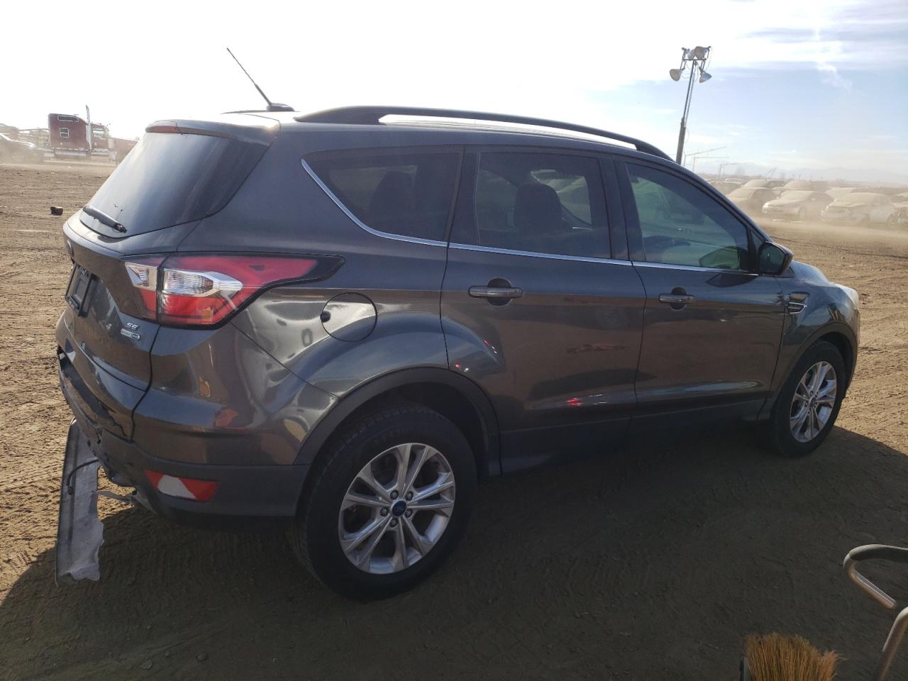 Image 3 of 2017 FORD ESCAPE SE 2017 with VIN 1FMCU9G97HUE95582