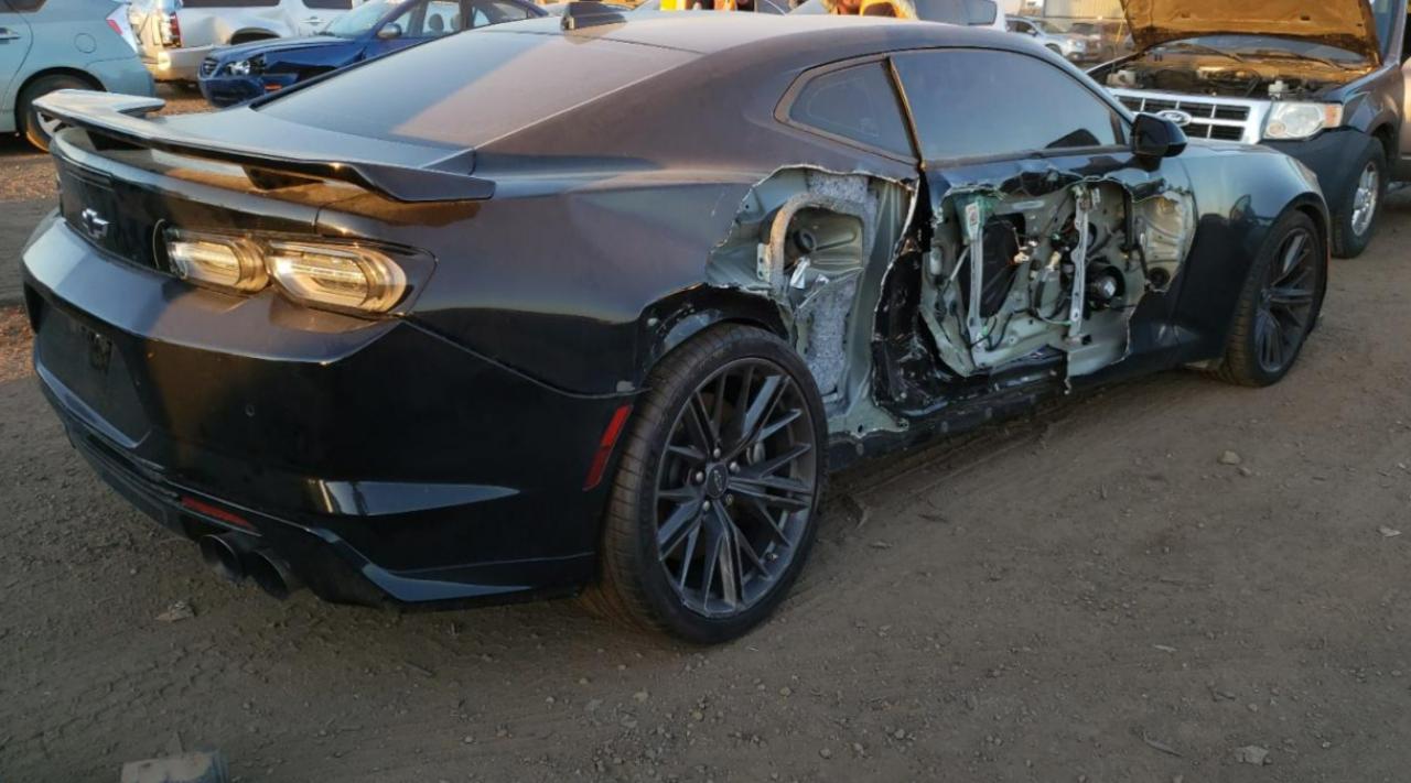 Obraz 3 z 2021 CHEVROLET CAMARO ZL1 2021 z VIN 1G1FK1R68M0104767