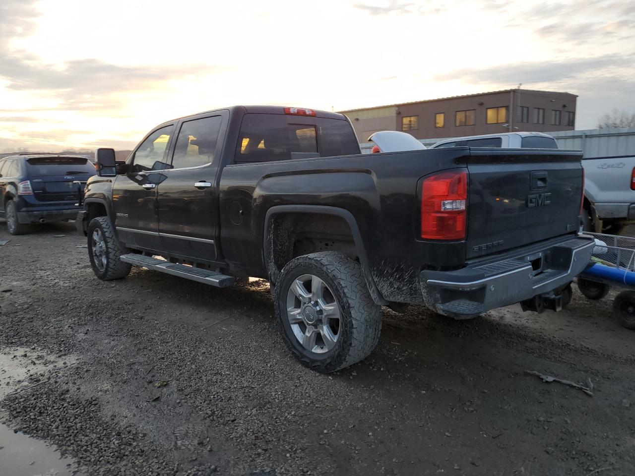 Image 2 of 2017 GMC SIERRA K2500 SLT 2017 with VIN 1GT12TEG0HF138510