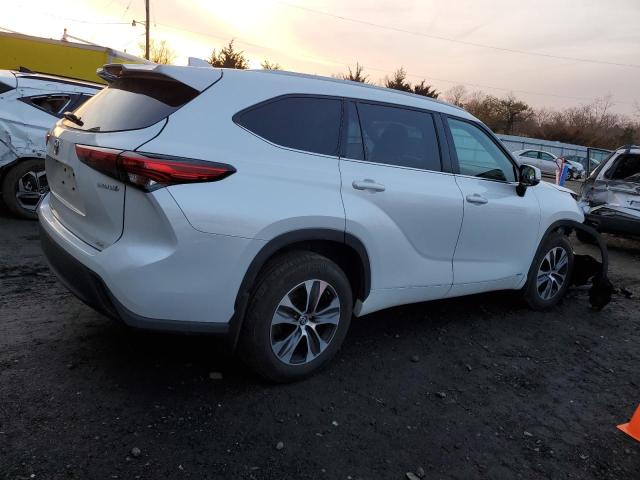 Obraz 3 z 2022 TOYOTA HIGHLANDER HYBRID XLE 2022 z VIN 5TDGBRCHXNS545870
