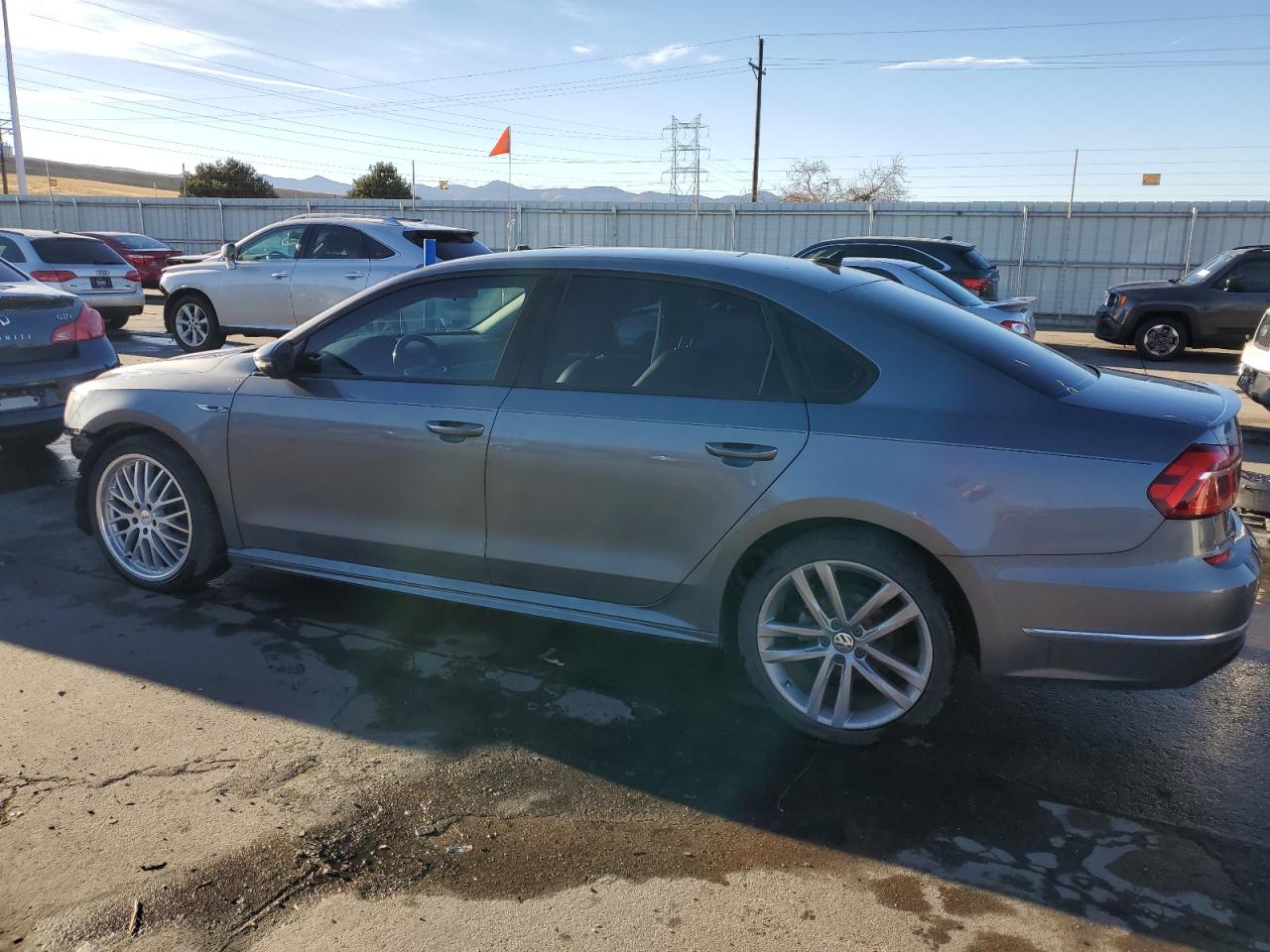 Изображение 2 2018 VOLKSWAGEN PASSAT S 2018 с VIN 1VWAA7A35JC005209