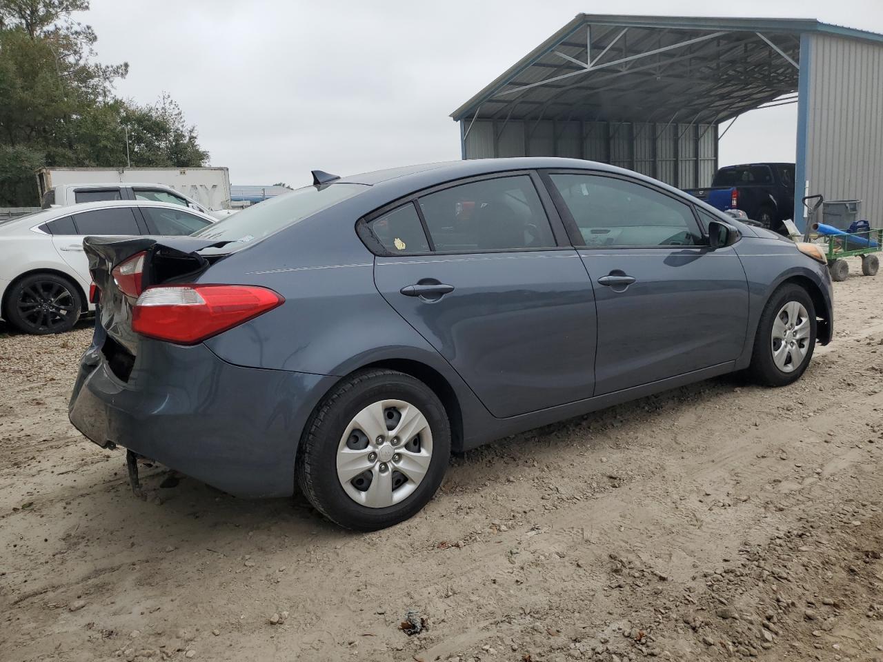 Image 3 of 2016 KIA FORTE LX 2016 with VIN KNAFK4A65G5597767