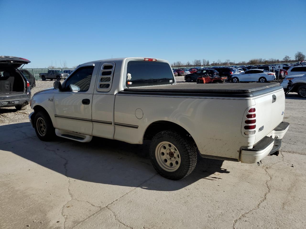 Image 2 of 1997 FORD F150  1997 with VIN 1FTDX1763VNA20976