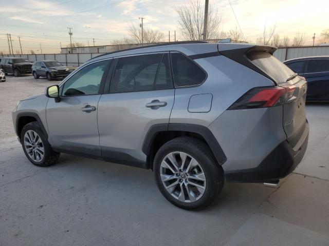 Obraz 2 z 2022 TOYOTA RAV4 XLE PREMIUM 2022 z VIN 2T3C1RFV5NC193123