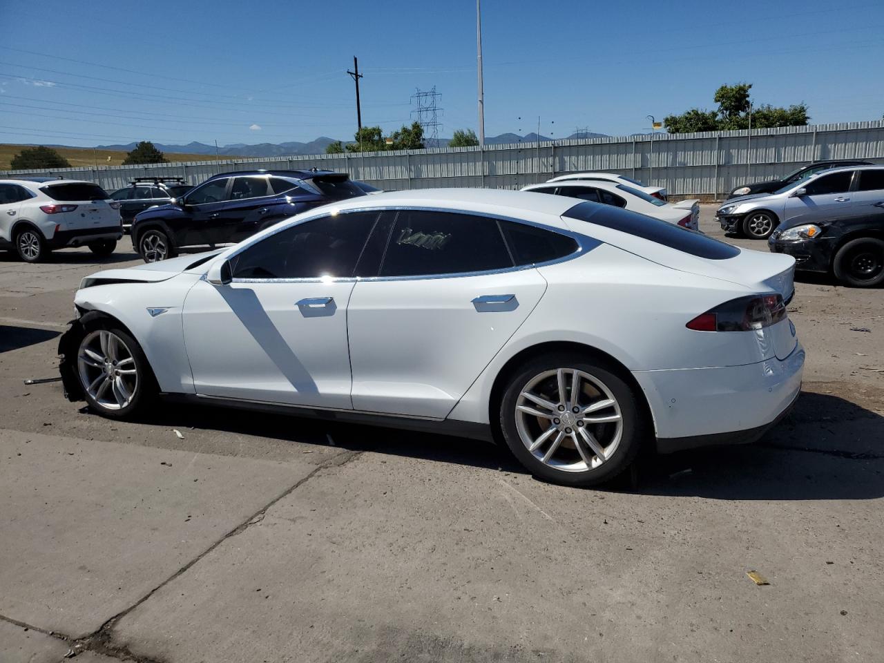 Obraz 2 z Tesla Model S 2016 z VIN 5YJSA1E23GF132395