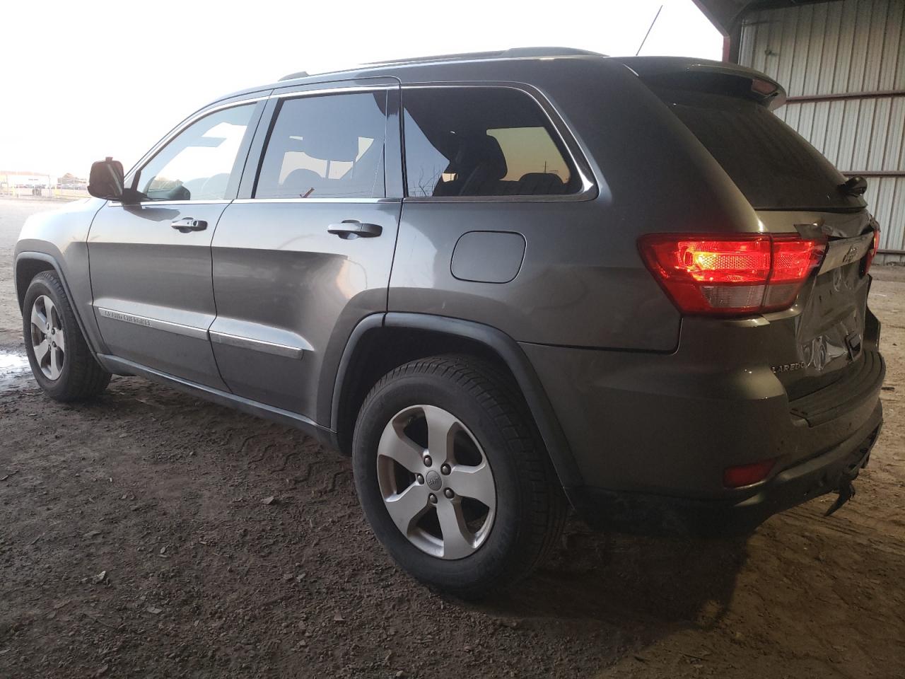 Image 2 of 2011 JEEP GRAND CHEROKEE LAREDO 2011 with VIN 1J4RS4GG4BC739492