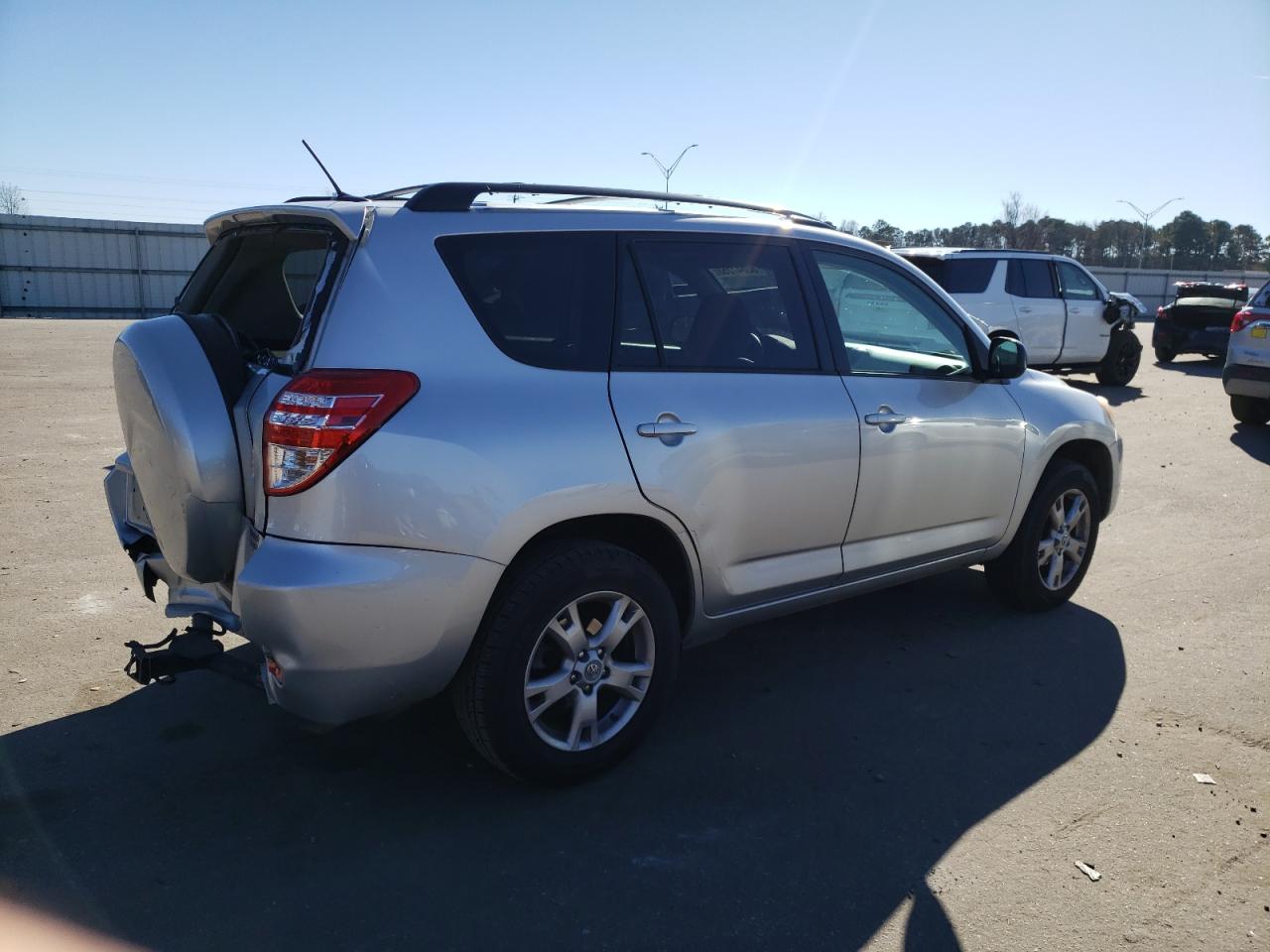 Obraz 3 z 2011 TOYOTA RAV4  2011 z VIN 2T3ZF4DV5BW082728