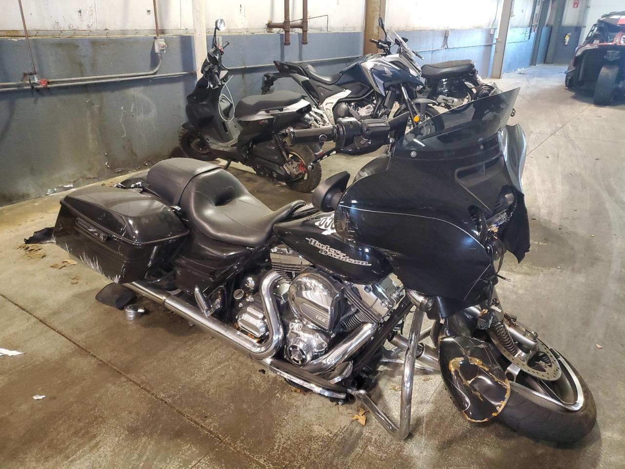 Image 1 of 2014 HARLEY-DAVIDSON FLHXS STREET GLIDE SPECIAL 2014 with VIN 1HD1KRM11EB659236