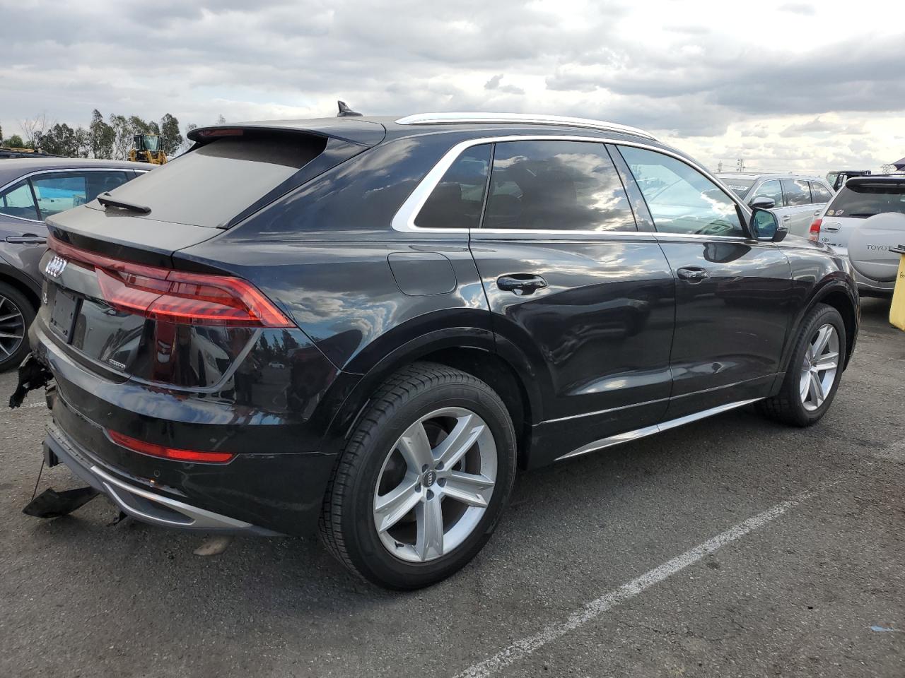 Obraz 3 z 2019 AUDI Q8 PREMIUM 2019 z VIN WA1AVAF18KD022653