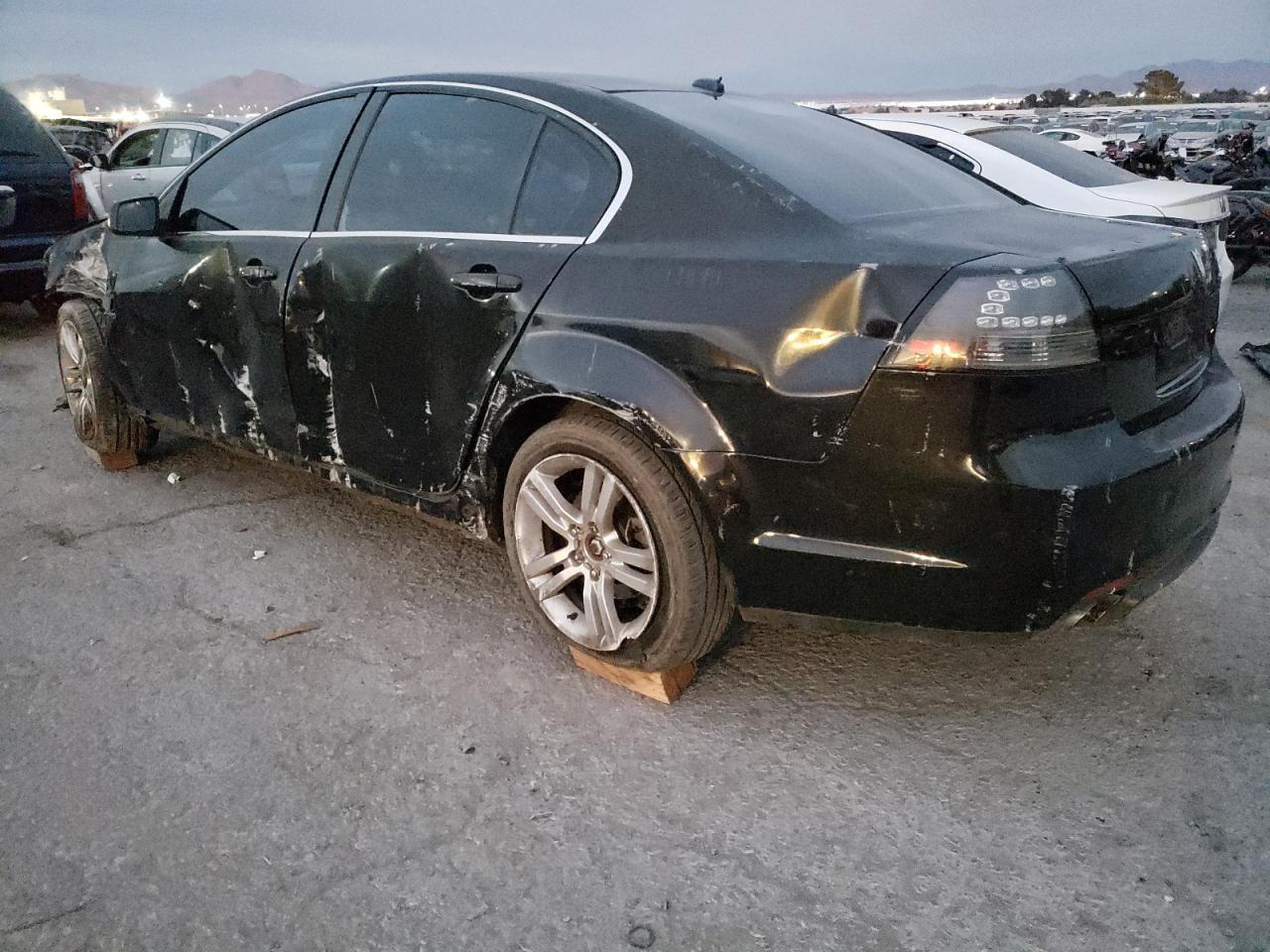 Image 2 of 2008 PONTIAC G8  2008 with VIN 6G2ER57718L123366