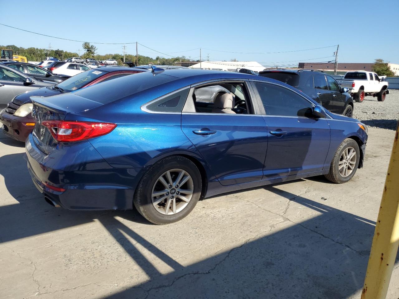 Image 3 of 2016 HYUNDAI SONATA SE 2016 with VIN 5NPE24AF8GH304247