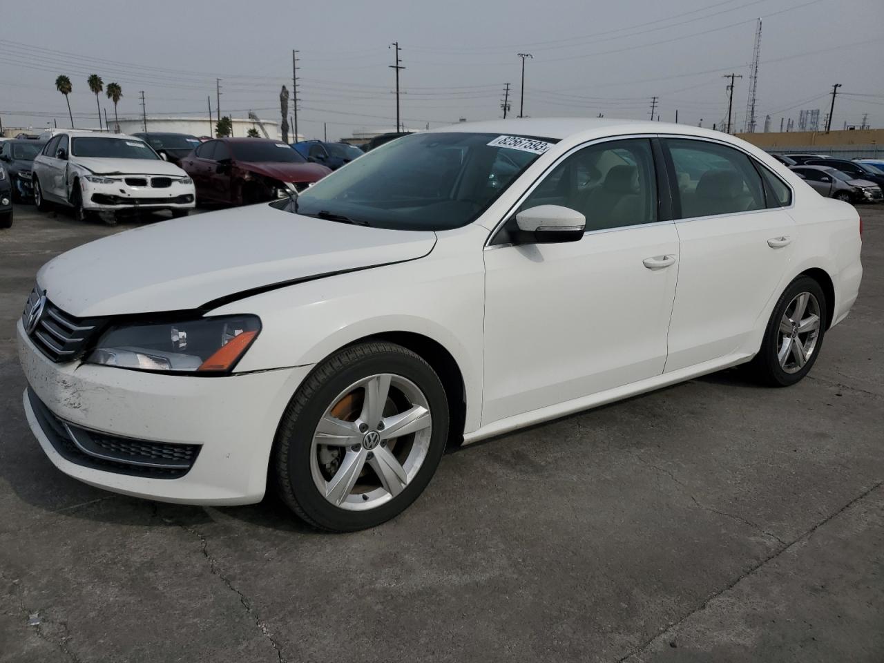 Изображение 1 2013 VOLKSWAGEN PASSAT SE 2013 с VIN 1VWBP7A30DC064143
