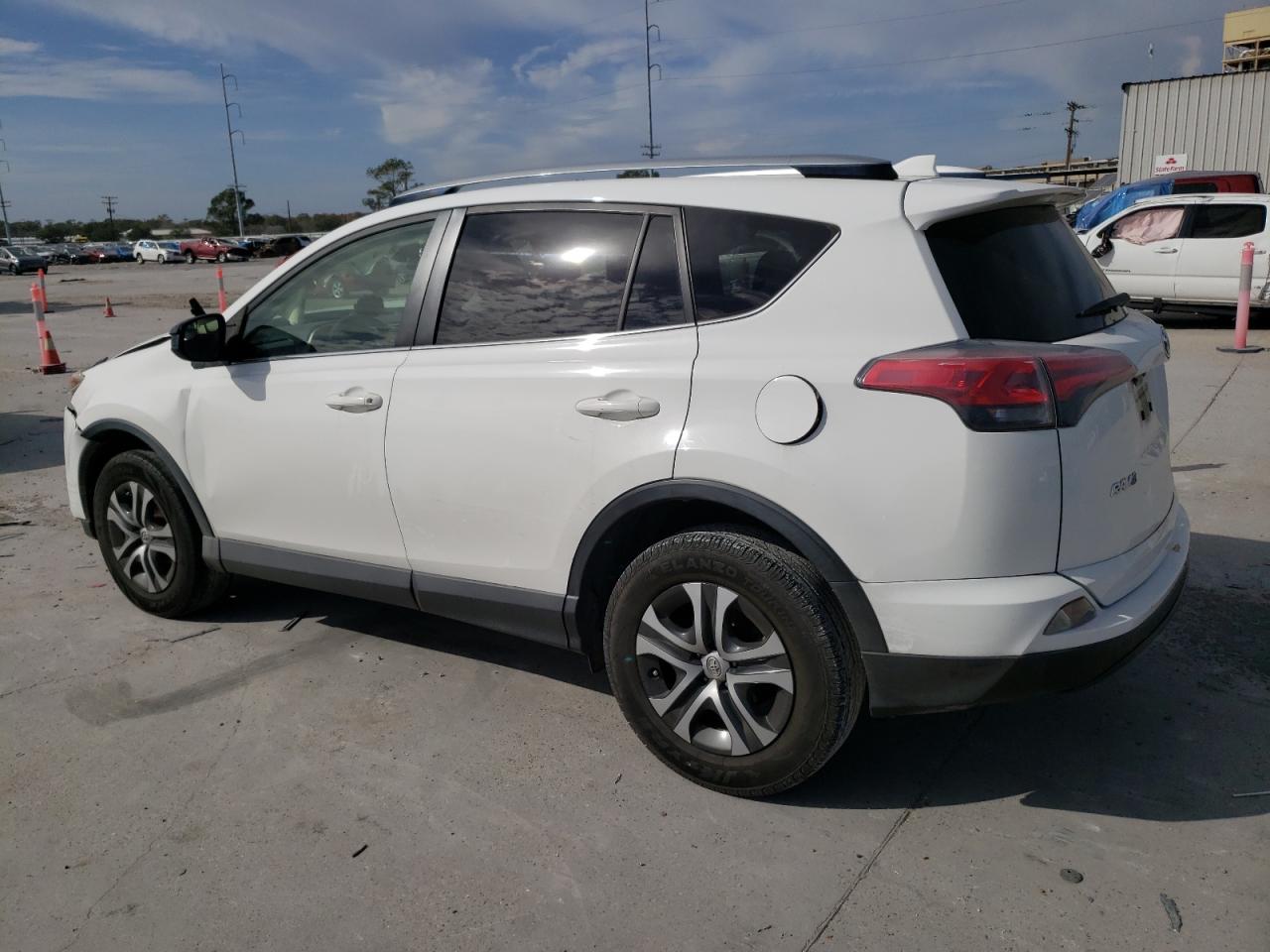 Image 2 of 2017 TOYOTA RAV4 LE 2017 with VIN JTMZFREV8HJ108838