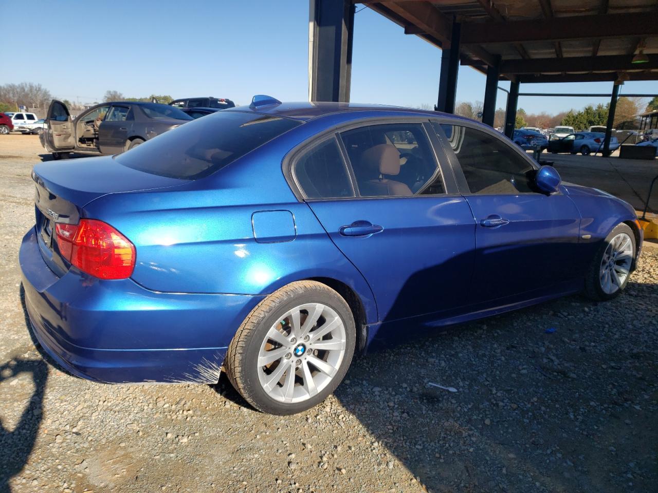 Image 3 of 2011 BMW 328 I 2011 with VIN WBAPH7C52BE461131