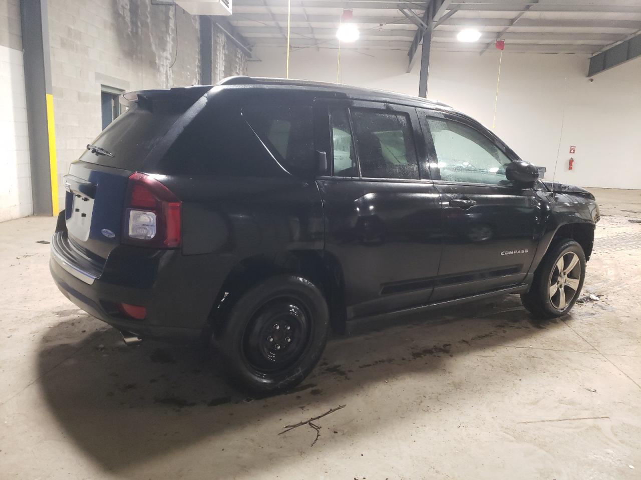Image 3 of 2016 JEEP COMPASS LATITUDE 2016 with VIN 1C4NJCEAXGD726568