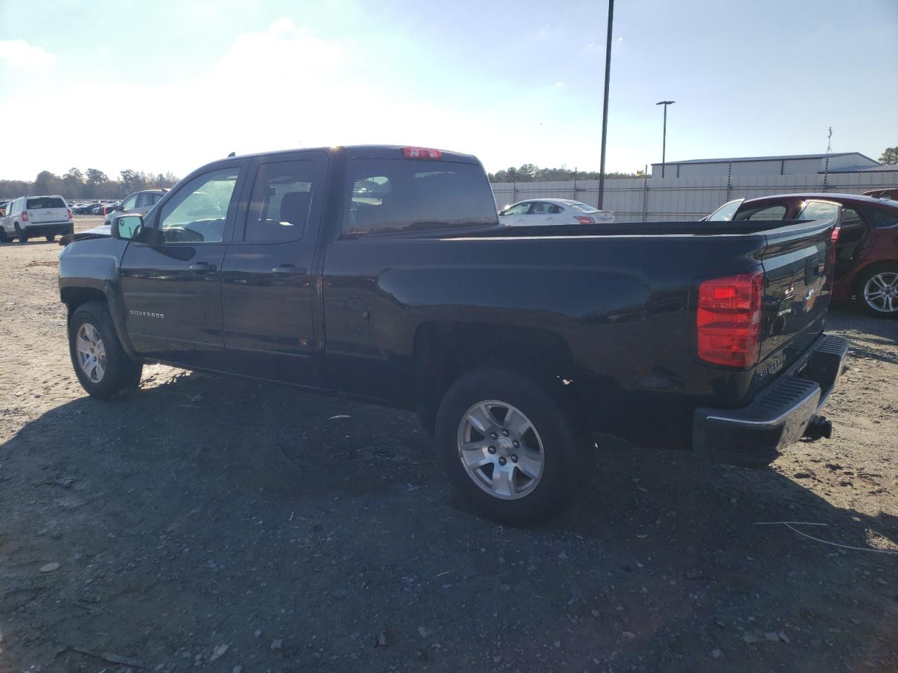 Image 2 of 2018 CHEVROLET SILVERADO C1500 LT 2018 with VIN 1GCRCRECXJZ355552