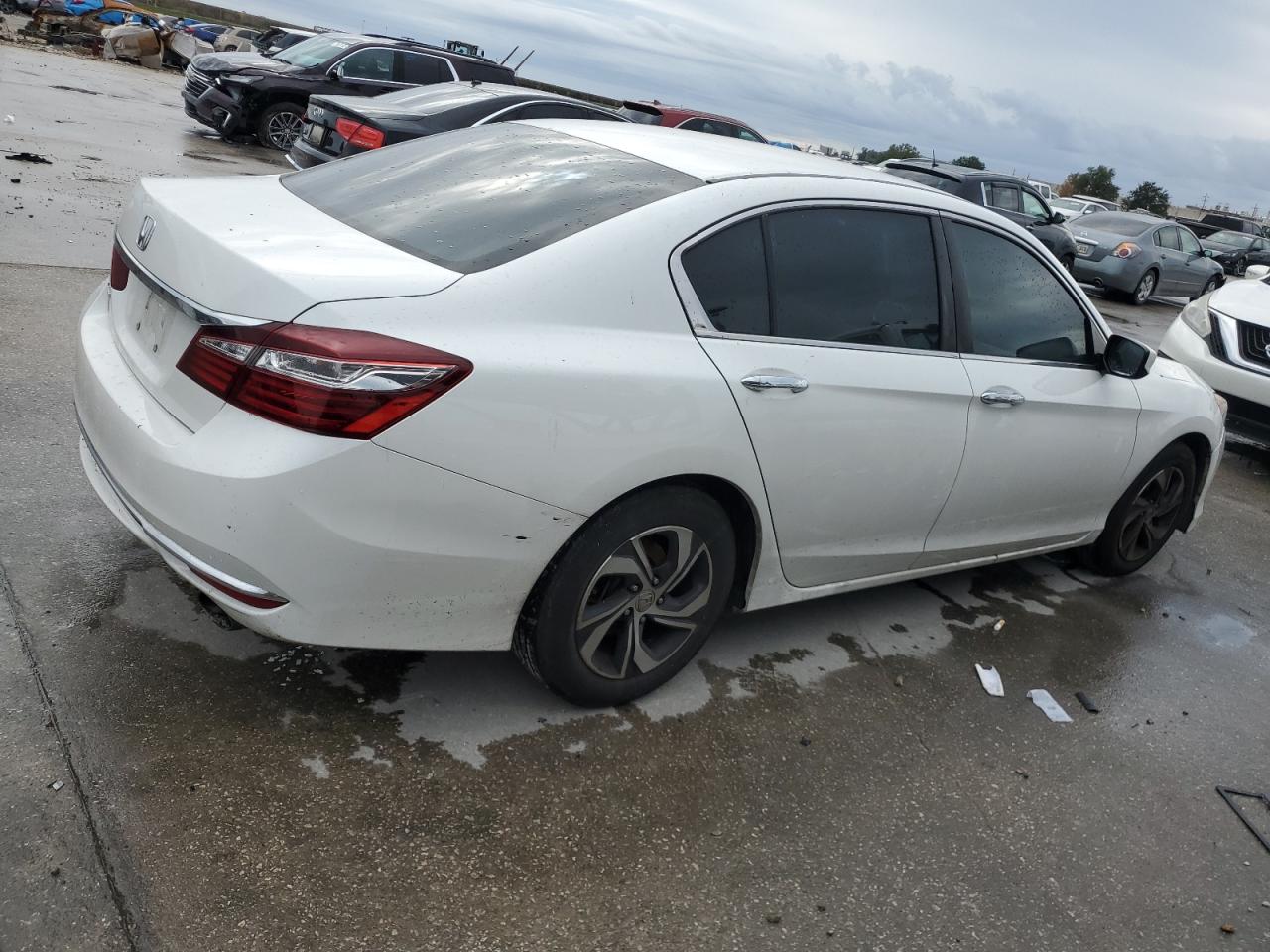 Obraz 3 z 2017 HONDA ACCORD LX 2017 z VIN 1HGCR2F34HA012739