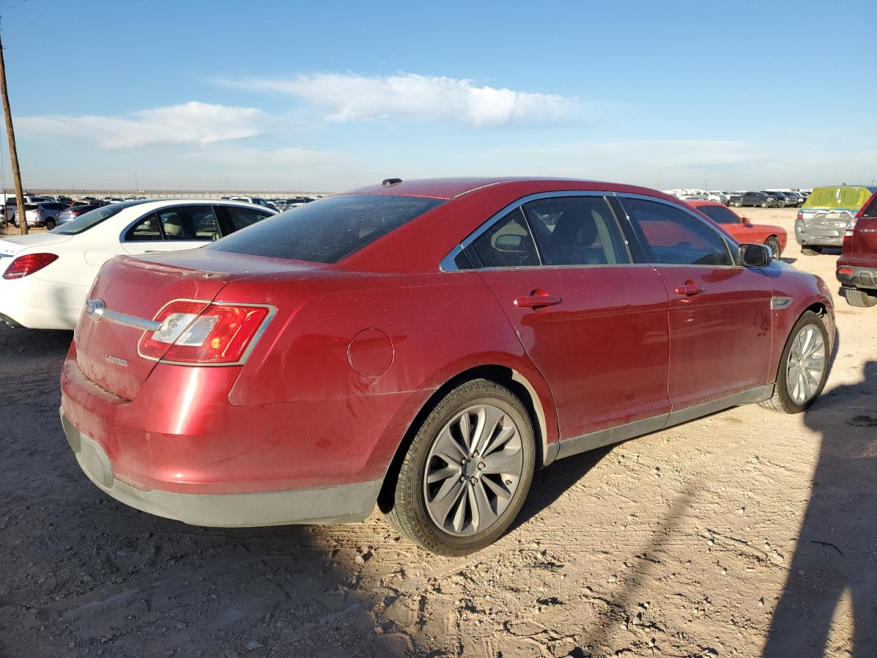 Изображение 3 2011 FORD TAURUS LIMITED 2011 с VIN 1FAHP2FW4BG137304