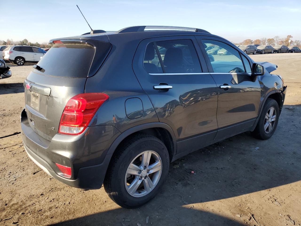 Image 3 of 2018 CHEVROLET TRAX 1LT 2018 with VIN 3GNCJPSB1JL388093
