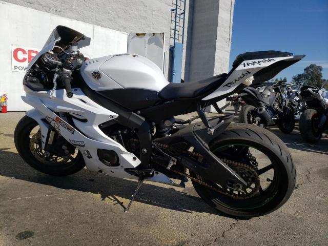 Image 3 of 2019 YAMAHA YZFR6 C 2019 with VIN JYARJ28Y0KA002351