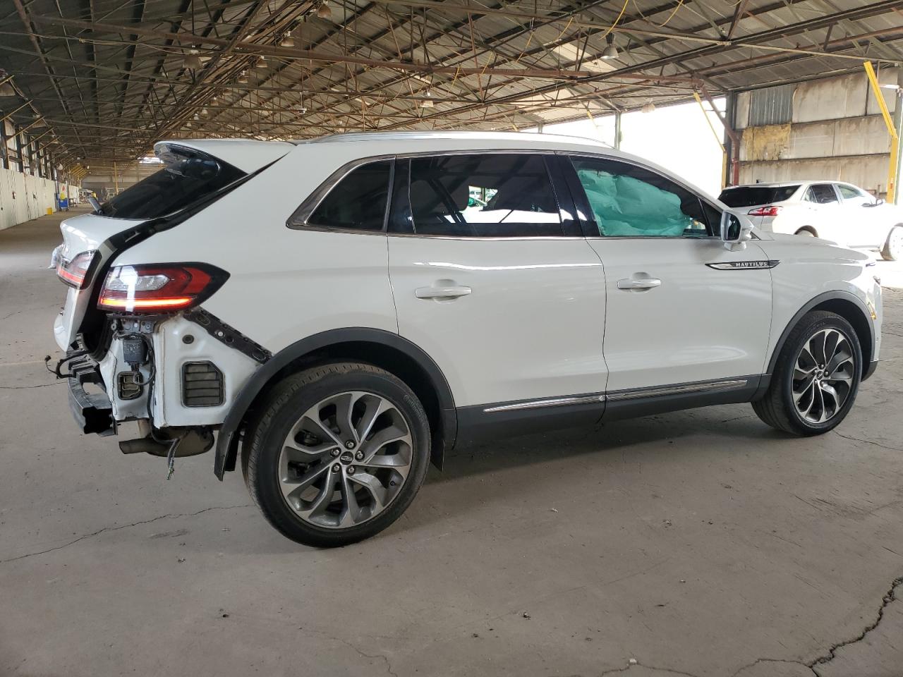 Изображение 3 2022 LINCOLN NAUTILUS RESERVE 2022 с VIN 2LMPJ6K91NBL10660