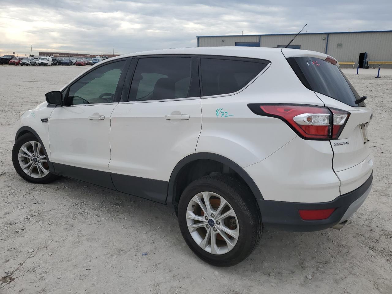 Image 2 of 2017 FORD ESCAPE SE 2017 with VIN 1FMCU0GD9HUE07289