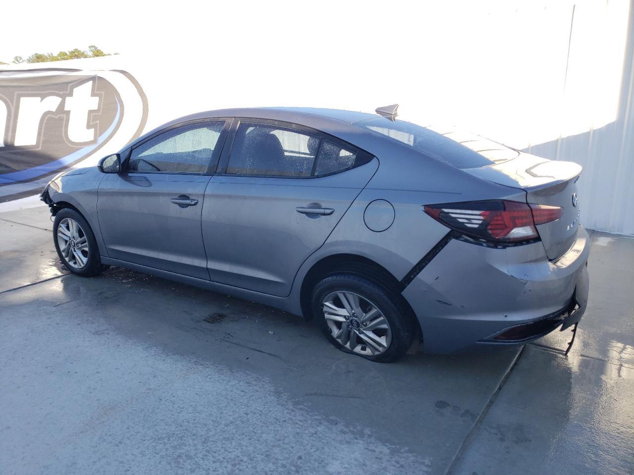 Image 2 of 2019 HYUNDAI ELANTRA SEL 2019 with VIN KMHD84LF9KU812907