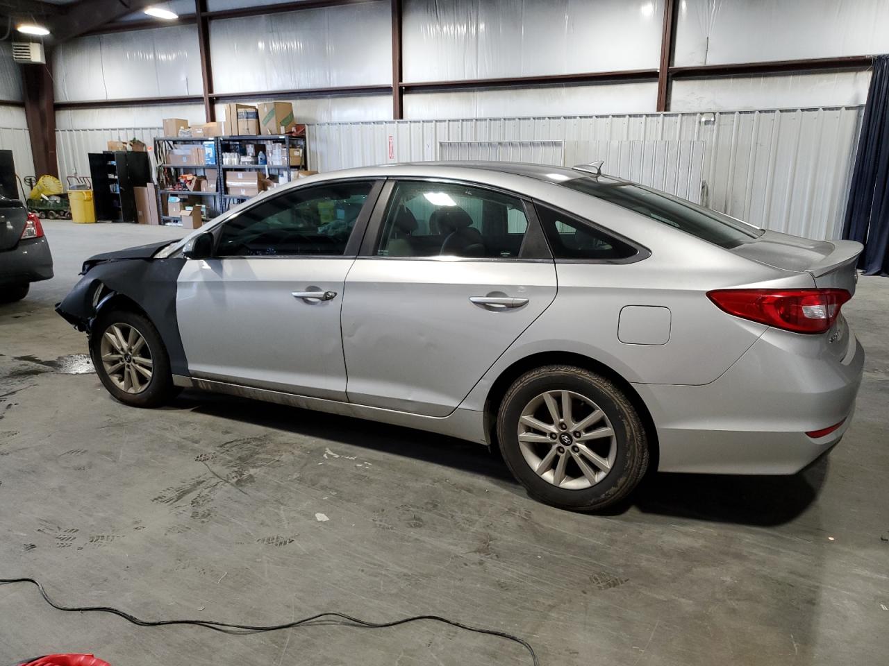 Image 2 of 2015 HYUNDAI SONATA SE 2015 with VIN 5NPE24AF7FH073839