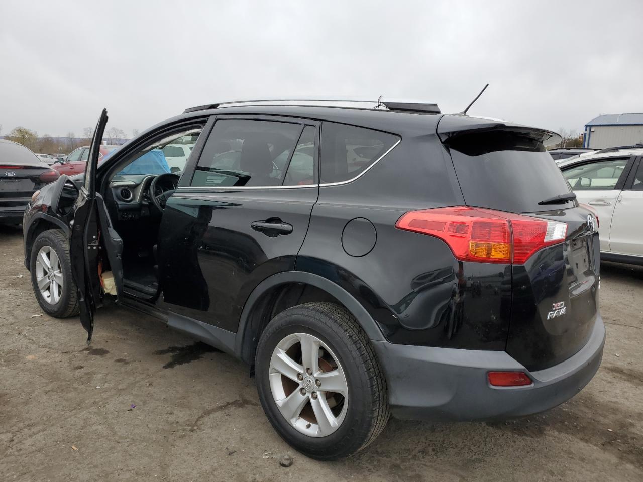 Obraz 2 z 2013 TOYOTA RAV4 XLE 2013 z VIN 2T3RFREV2DW077176