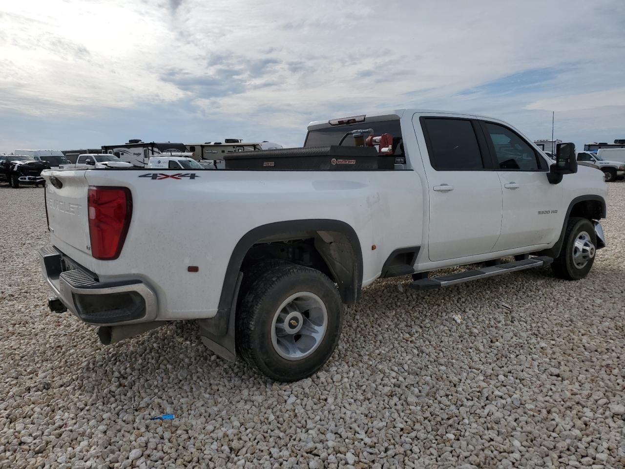 Image 3 of 2022 CHEVROLET SILVERADO K3500 LT 2022 with VIN 1GC4YTEY6NF161175