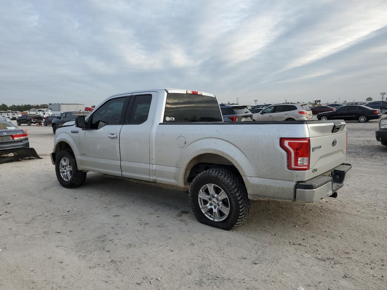 Изображение 2 2016 FORD F150 SUPER CAB 2016 с VIN 1FTEX1CP6GKG03274