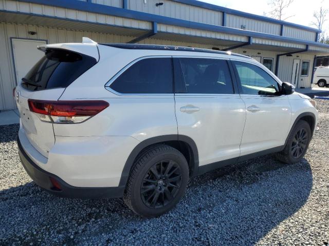 Image 3 of 2019 TOYOTA HIGHLANDER SE 2019 with VIN 5TDKZRFH0KS568880