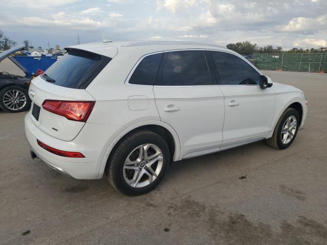Image 3 of 2019 AUDI Q5 PREMIUM 2019 with VIN WA1ANAFY6K2114224